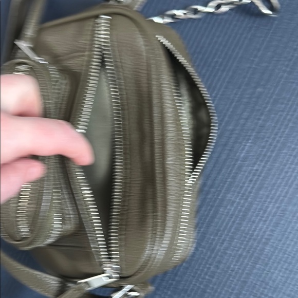 The Drop, Olive Green Camera Bag Purse, Excellent Condition - Picture 6 of 10